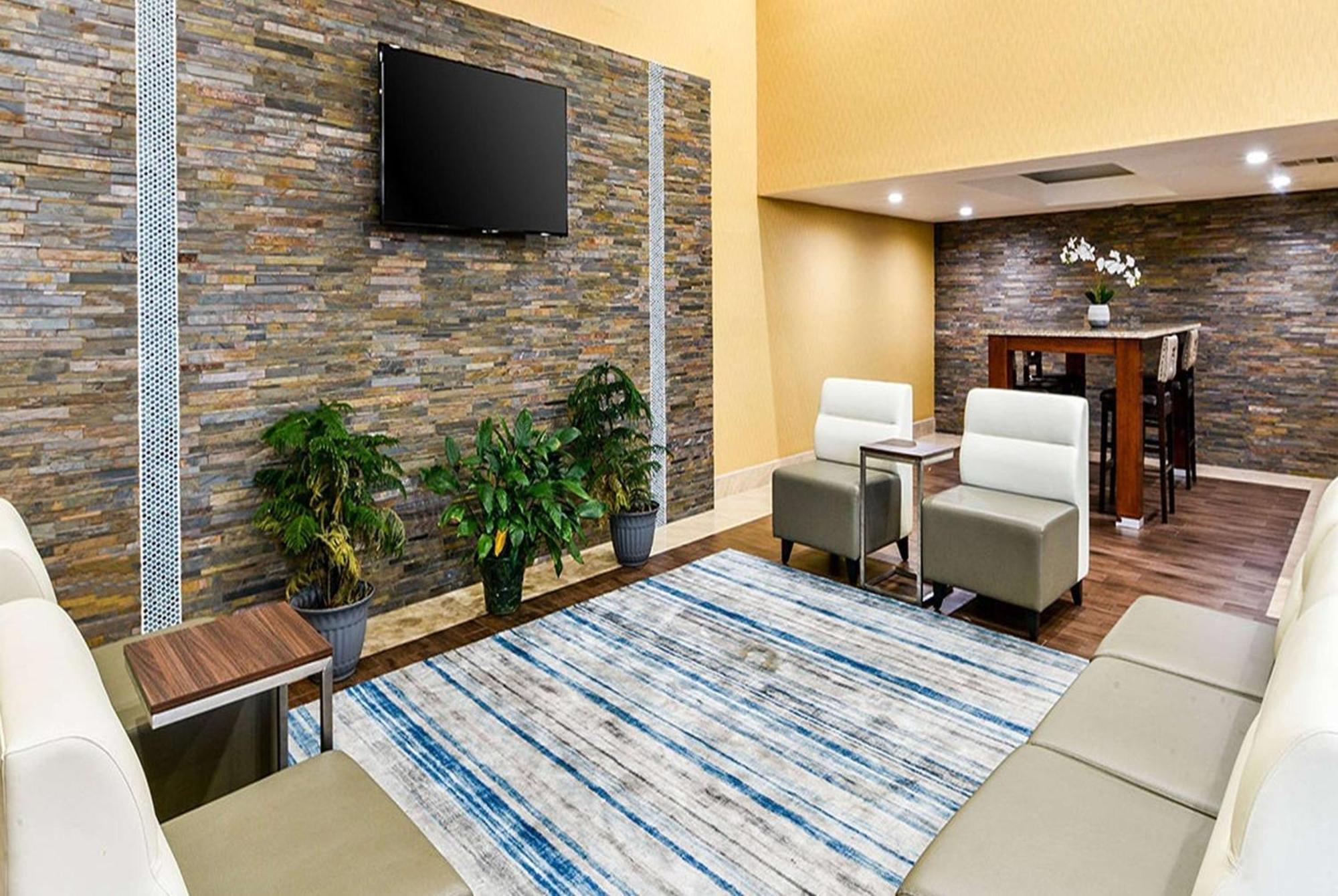 Travelodge By Wyndham Commerce Los Angeles Area Zewnętrze zdjęcie